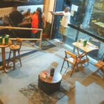 Sargento da reserva agride mulher em bar da Lapinha e aponta arma para funcionária